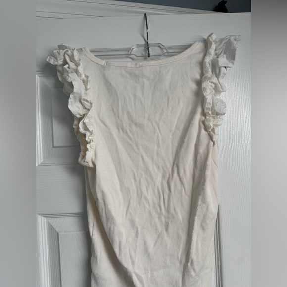 Old Navy white puffy tee - Picture 1 of 4